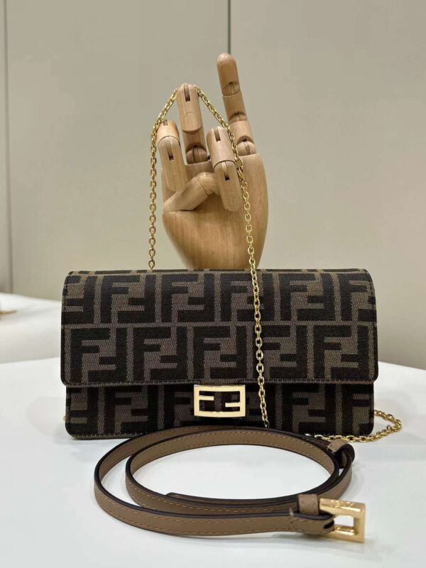 FENDI Baguette Bag