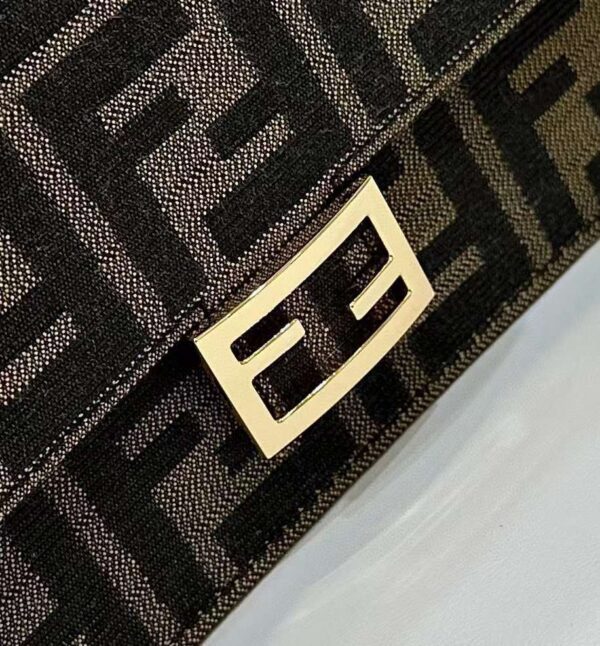 FENDI Baguette Bag