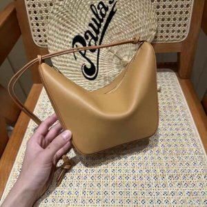 LOEWE Hammock hobo in classic calfskin